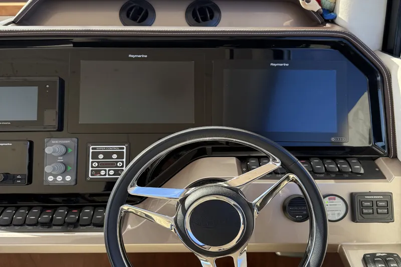 Slide: The Image of Galeon 500 FLY 2018 - 34