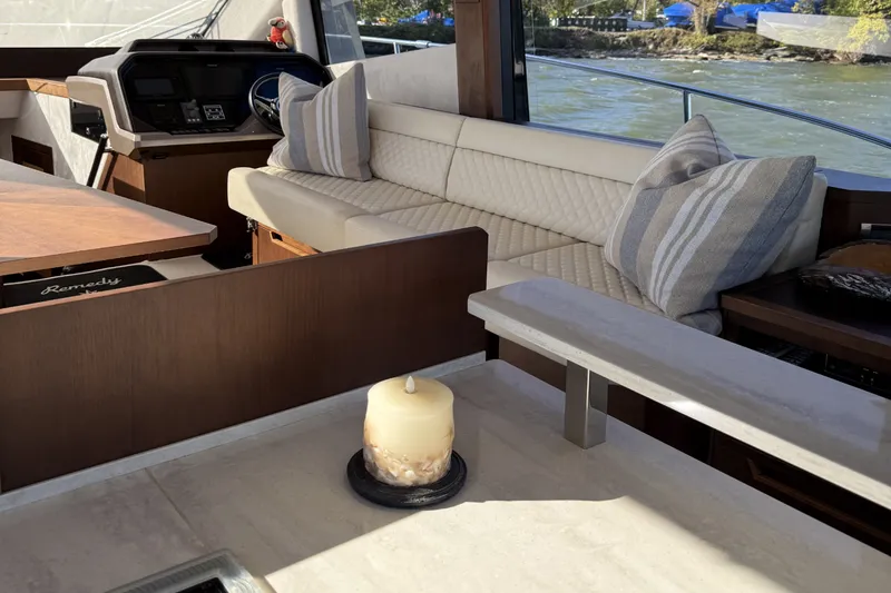 Slide: The Image of Galeon 500 FLY 2018 - 43