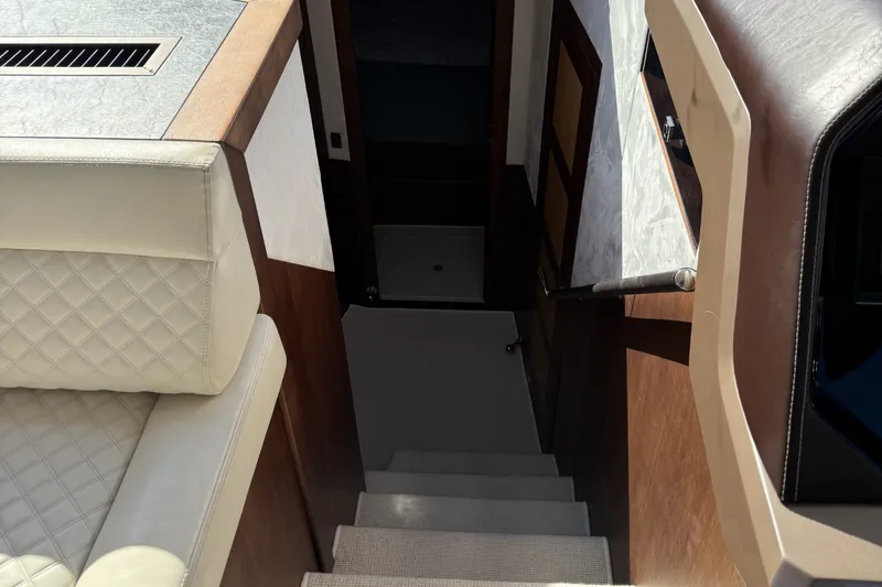 Slide: The Image of Galeon 500 FLY 2018 - 46