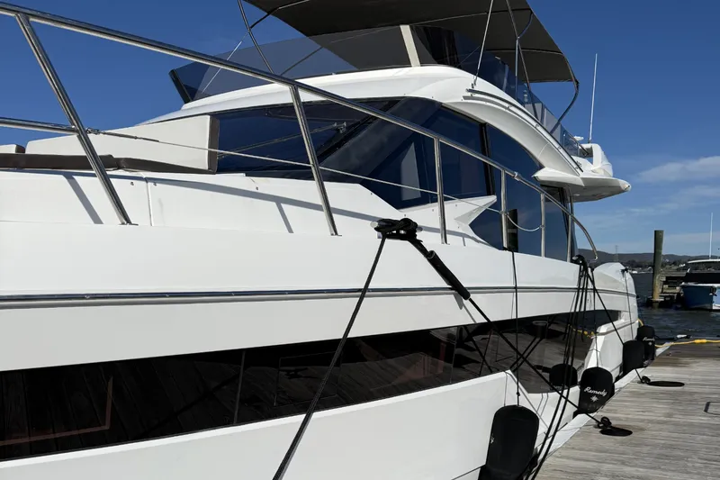 Slide: The Image of Galeon 500 FLY 2018 - 5