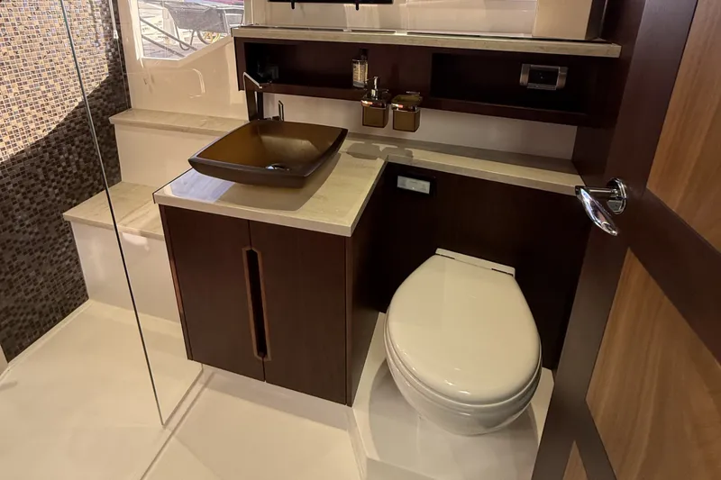 Slide: The Image of Galeon 500 FLY 2018 - 50