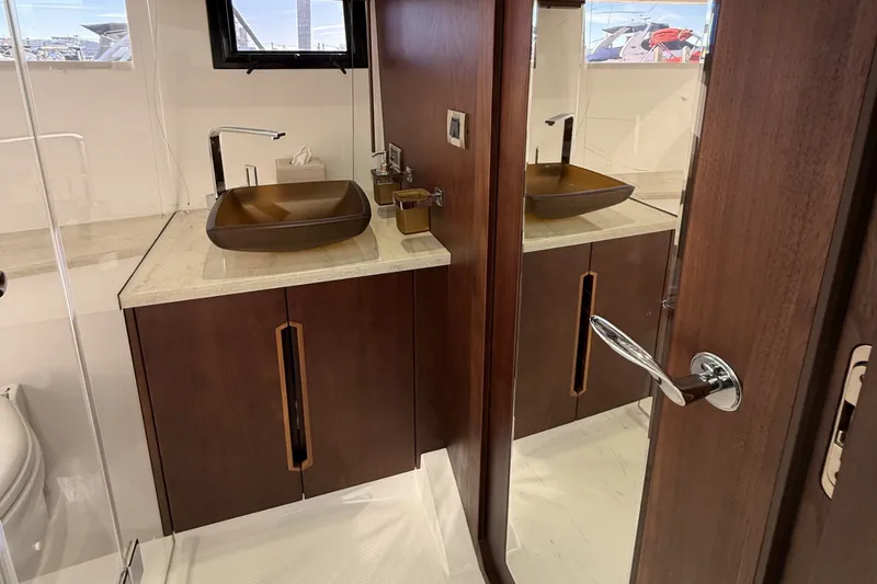 Slide: The Image of Galeon 500 FLY 2018 - 52