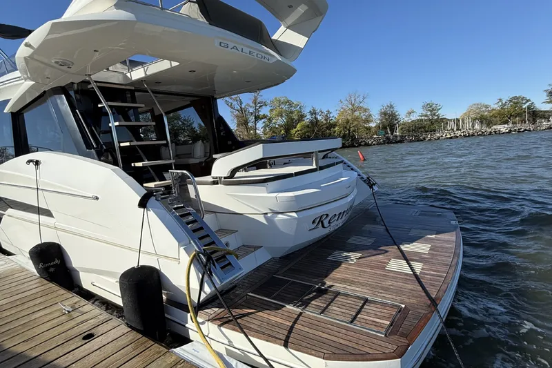 Slide: The Image of Galeon 500 FLY 2018 - 6
