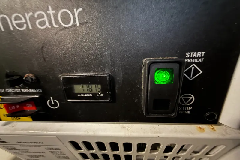 Slide: The Image of Galeon 500 FLY 2018 - 85