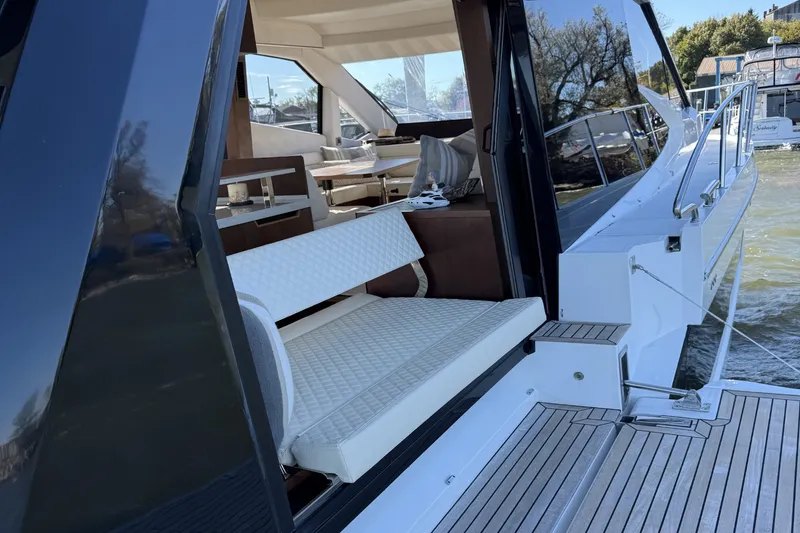 Slide: The Image of Galeon 500 FLY 2018 - 9