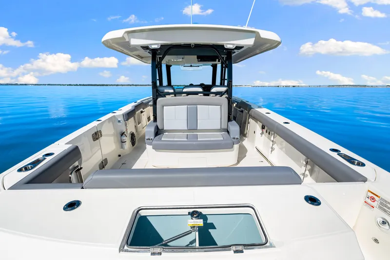 Slide: The Image of Boston Whaler 380 Outrage 2026 - 17