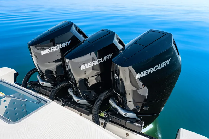 Slide: The Image of Boston Whaler 380 Outrage 2026 - 20