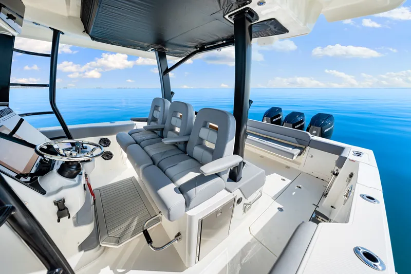 Slide: The Image of Boston Whaler 380 Outrage 2026 - 33