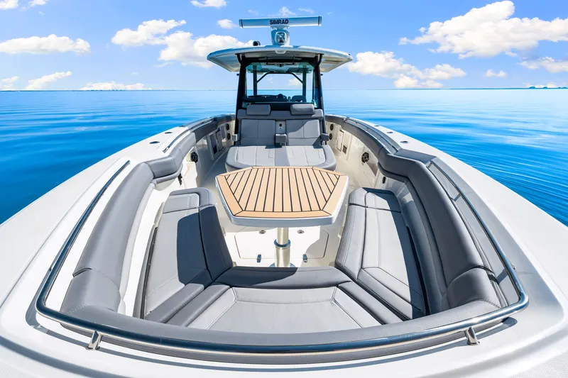 Slide: The Image of Boston Whaler 380 Outrage 2026 - 40