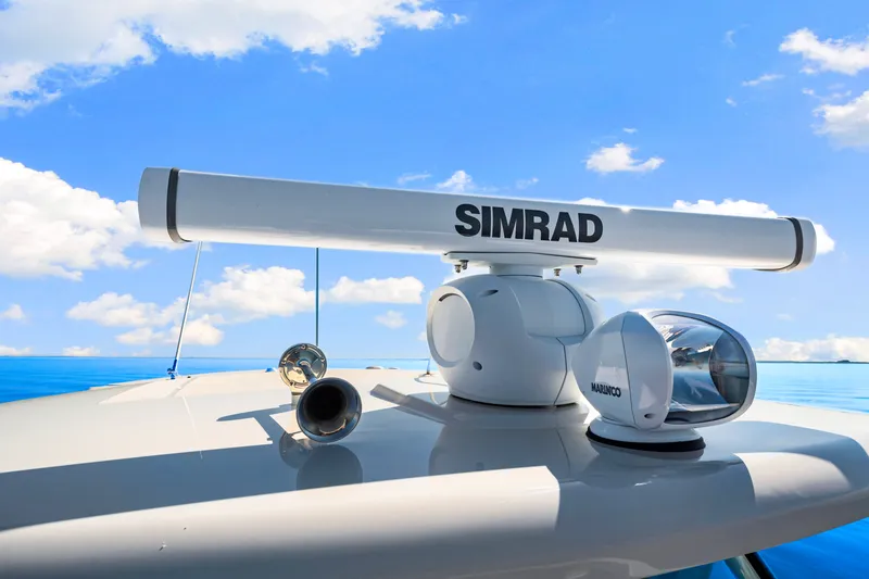 Slide: The Image of Boston Whaler 380 Outrage 2026 - 45