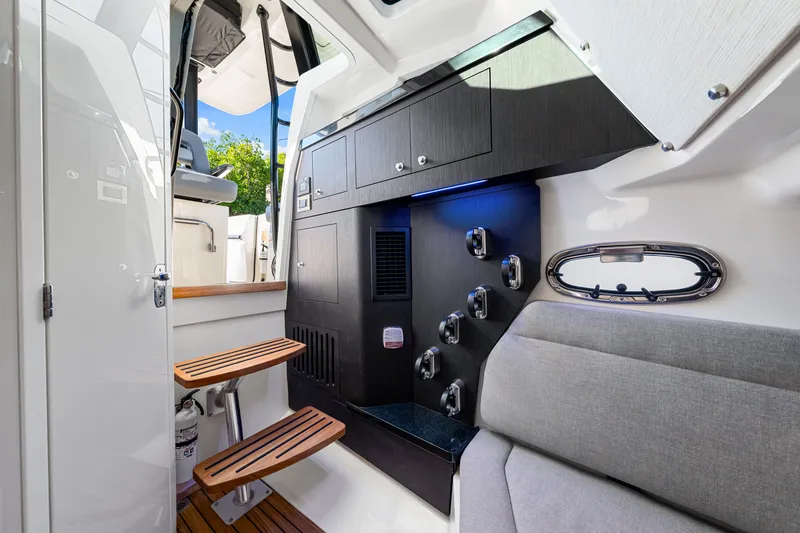 Slide: The Image of Boston Whaler 380 Outrage 2026 - 49