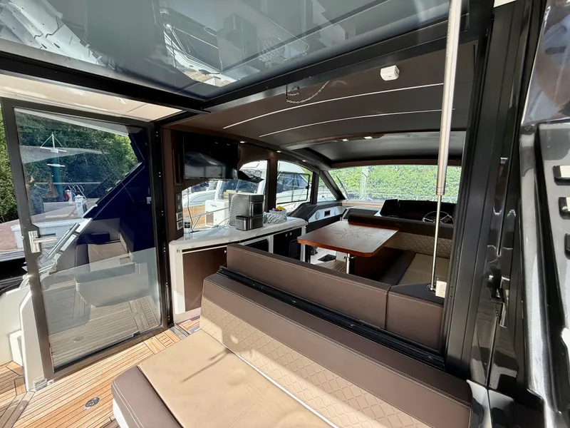 Slide: The Image of Galeon 425 HTS 2024 - 19