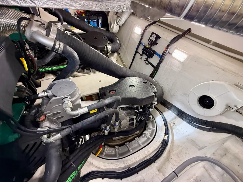 Slide: The Image of Galeon 425 HTS 2024 - 24