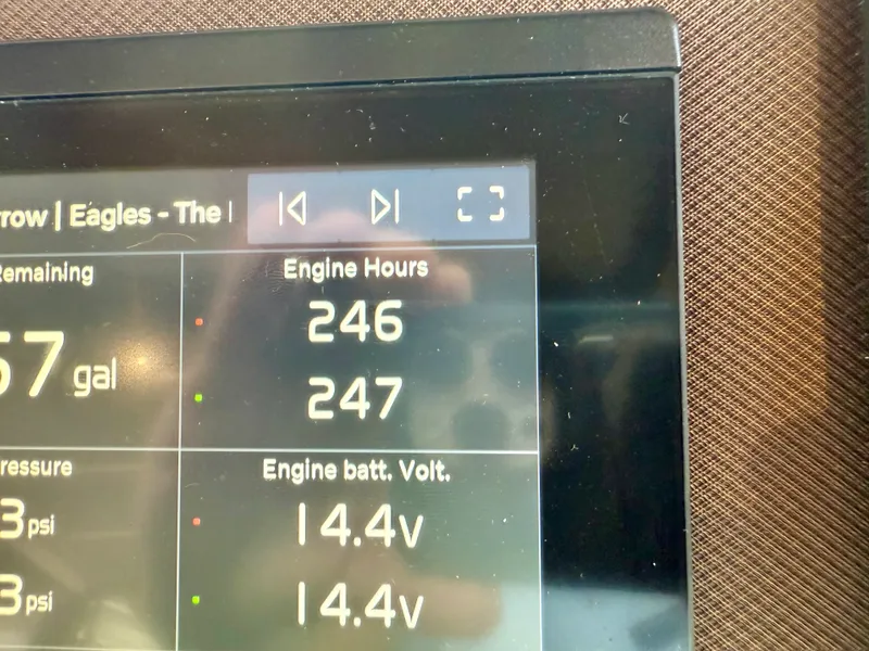 Slide: The Image of Galeon 425 HTS 2024 - 36