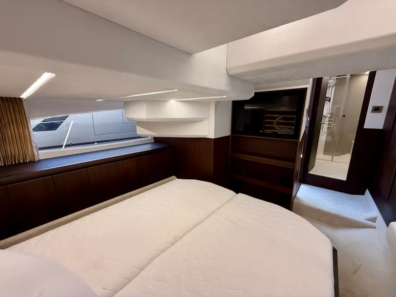 Slide: The Image of Galeon 425 HTS 2024 - 45