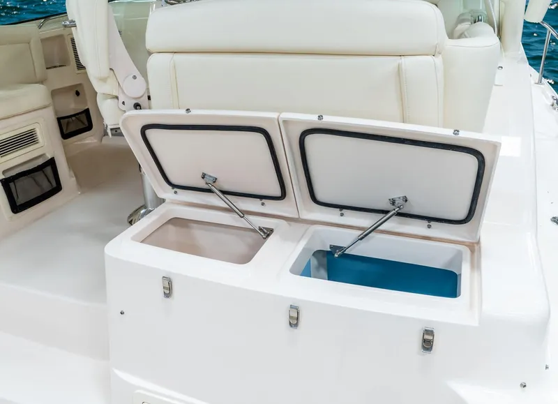 Slide: The Image of Grady-White Express 370 2026 - 12