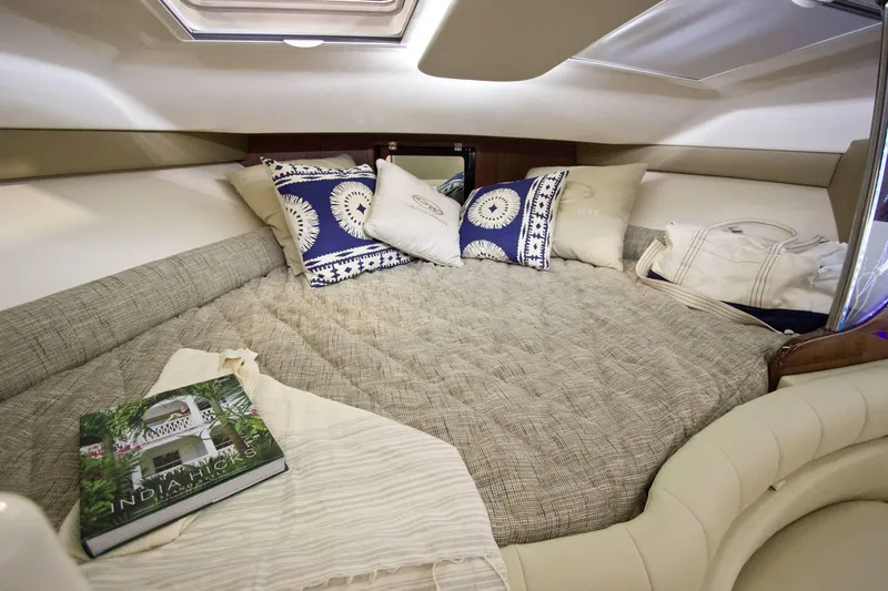 Slide: The Image of Grady-White Express 370 2026 - 5