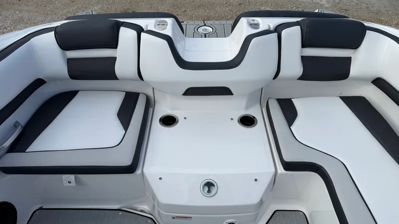 Slide: The Image of Yamaha AR195 2026 - 14