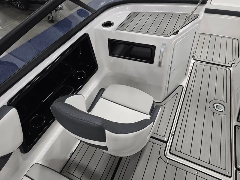 Slide: The Image of Yamaha 195S 2026 - 11