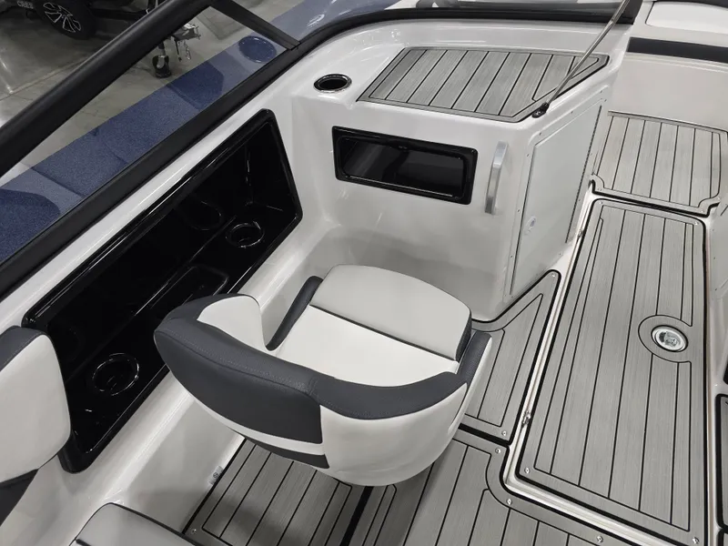 Slide: The Image of Yamaha 195S 2026 - 14