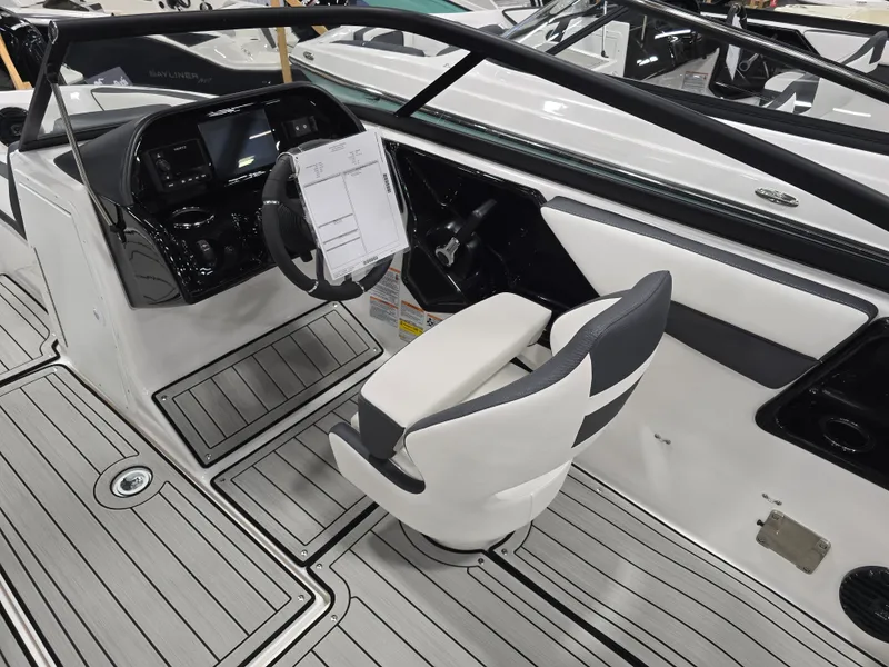 Slide: The Image of Yamaha 195S 2026 - 16