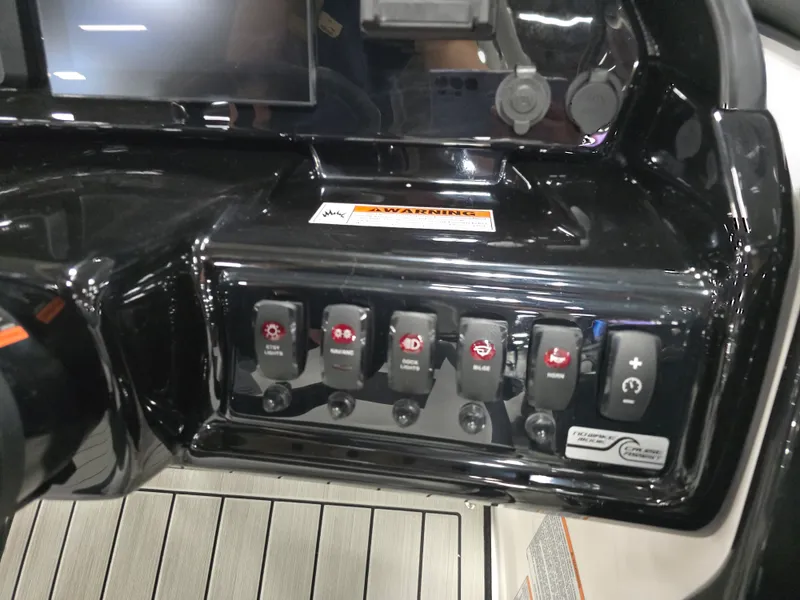 Slide: The Image of Yamaha 195S 2026 - 23