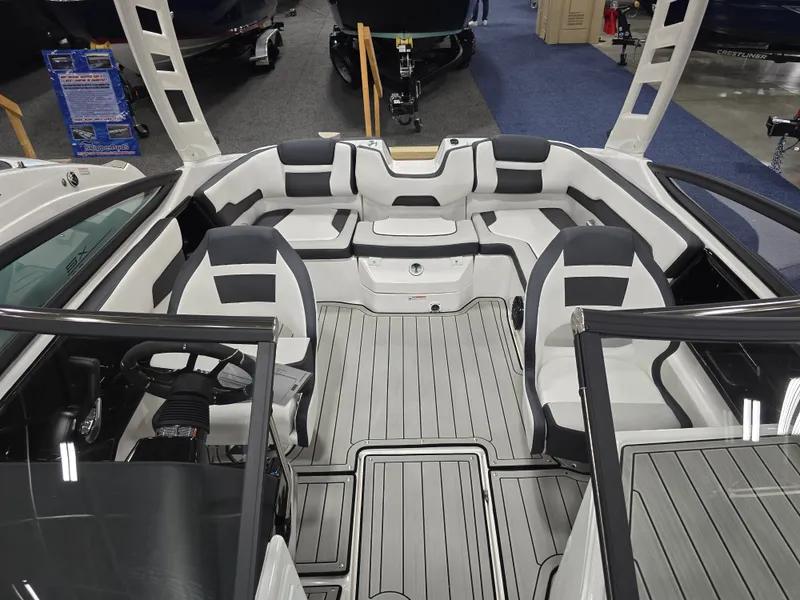 Slide: The Image of Yamaha 195S 2026 - 26