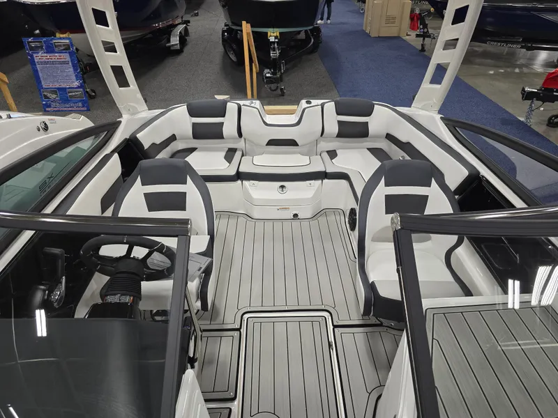 Slide: The Image of Yamaha 195S 2026 - 29