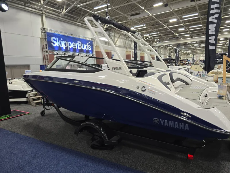 Slide: The Image of Yamaha 195S 2026 - 4