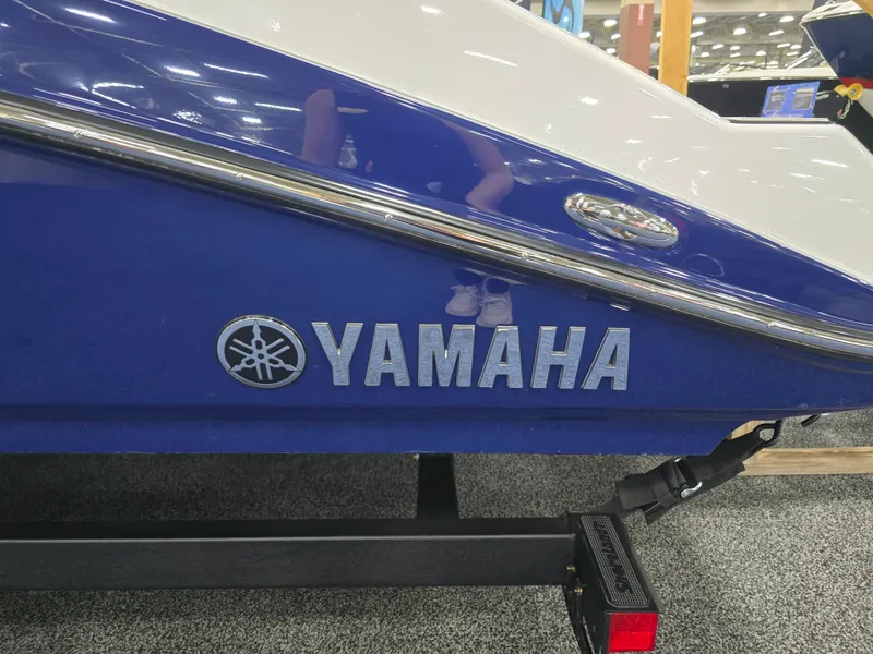 Slide: The Image of Yamaha 195S 2026 - 5
