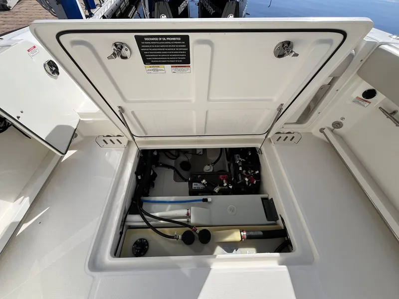Slide: The Image of Boston Whaler 270 VANTAGE 2019 - 10
