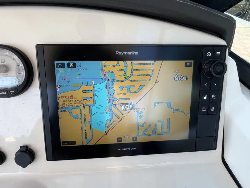 Slide: The Image of Boston Whaler 270 VANTAGE 2019 - 19