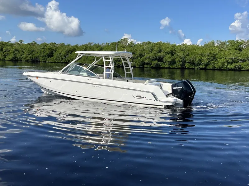 Slide: The Image of Boston Whaler 270 VANTAGE 2019 - 2