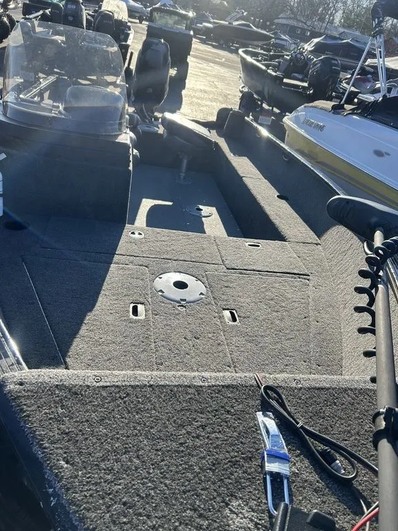 Slide: The Image of Lund 1650 Rebel XL SS 2021 - 2