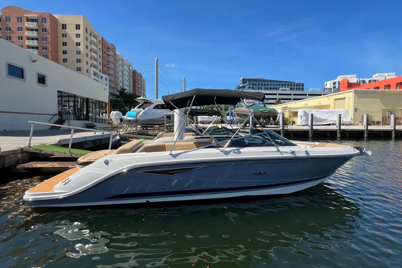 Slide: The Image of Sea Ray SLX 280 2020 - 1
