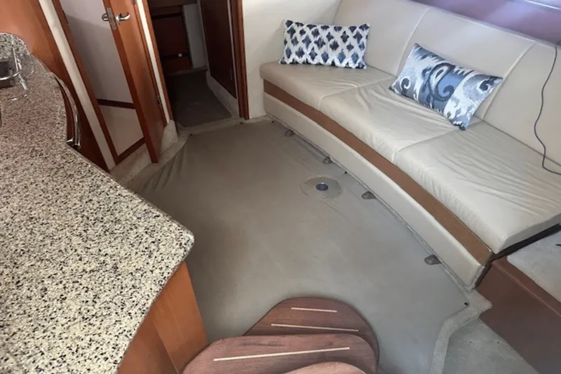 Slide: The Image of Sea Ray 38 Sundancer 2006 - 11