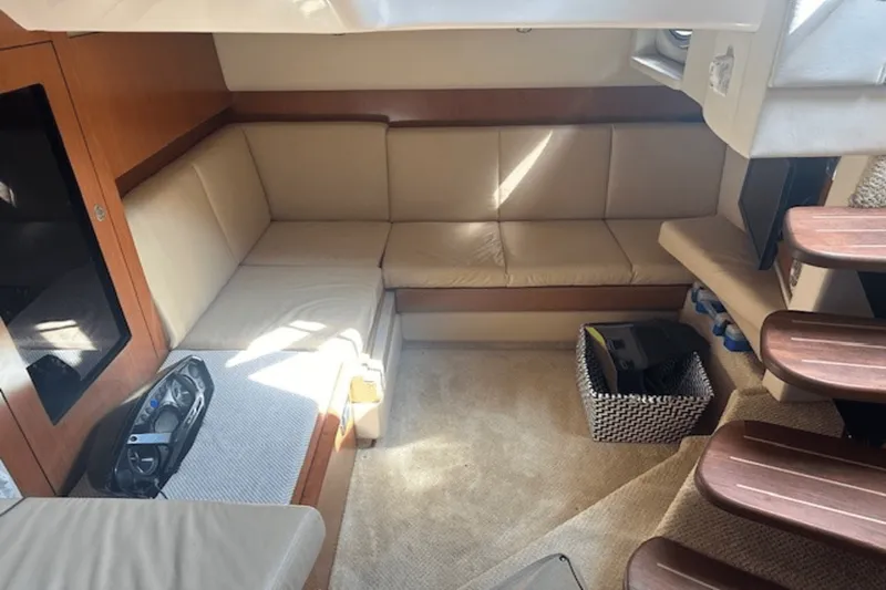 Slide: The Image of Sea Ray 38 Sundancer 2006 - 21