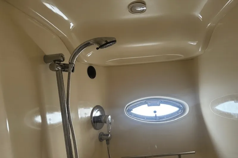 Slide: The Image of Sea Ray 38 Sundancer 2006 - 23