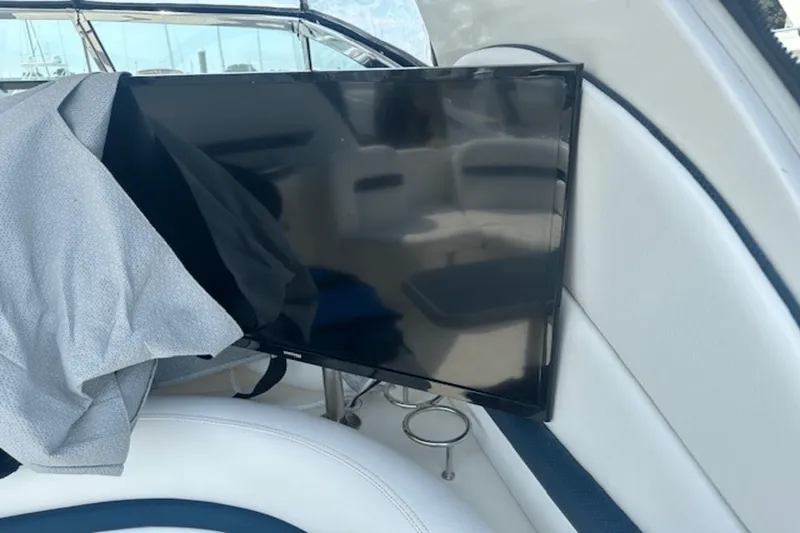 Slide: The Image of Sea Ray 38 Sundancer 2006 - 25