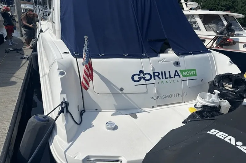 Slide: The Image of Sea Ray 38 Sundancer 2006 - 7