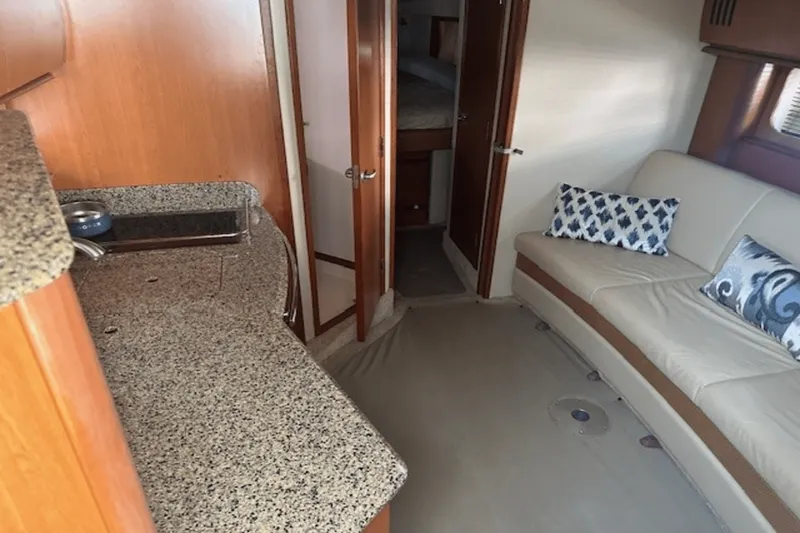 Slide: The Image of Sea Ray 38 Sundancer 2006 - 9