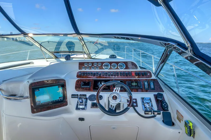 Slide: The Image of Sea Ray Sundancer 400 1997 - 27