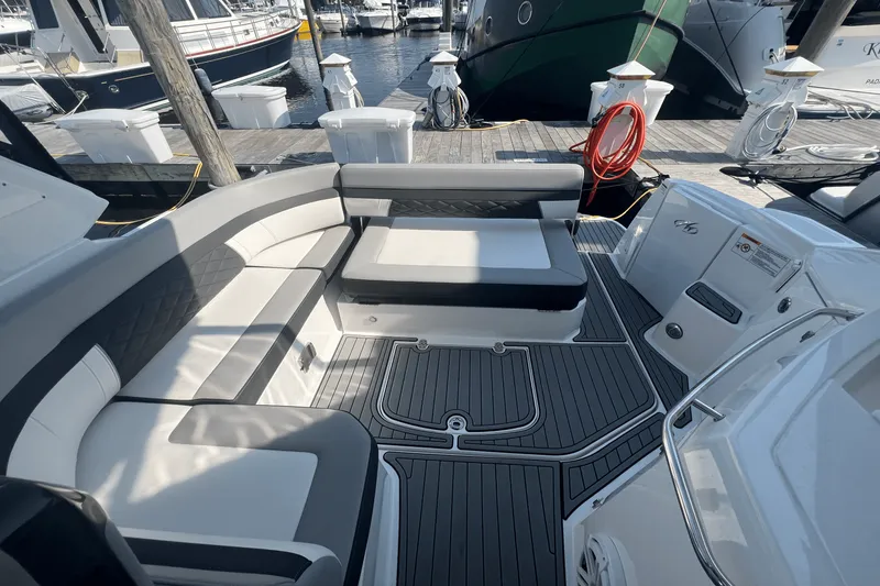 Slide: The Image of Monterey 335 SPORT YACHT 2021 - 11