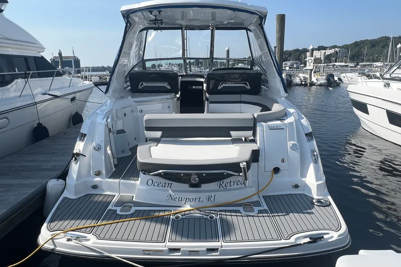 Slide: The Image of Monterey 335 SPORT YACHT 2021 - 2
