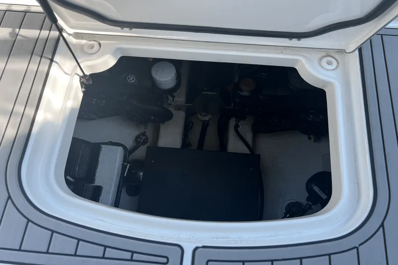 Slide: The Image of Monterey 335 SPORT YACHT 2021 - 49