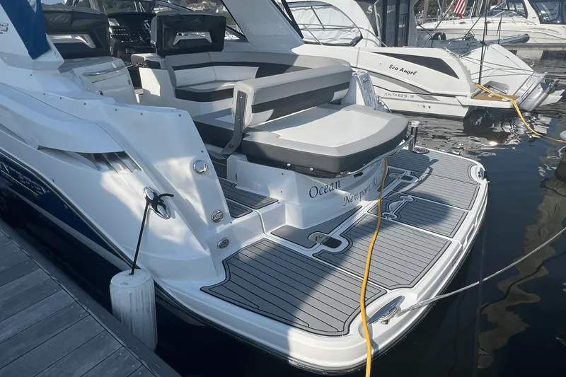 Slide: The Image of Monterey 335 SPORT YACHT 2021 - 5