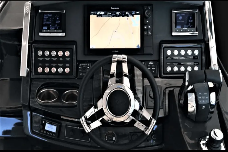 Slide: The Image of Monterey 335 SPORT YACHT 2021 - 58