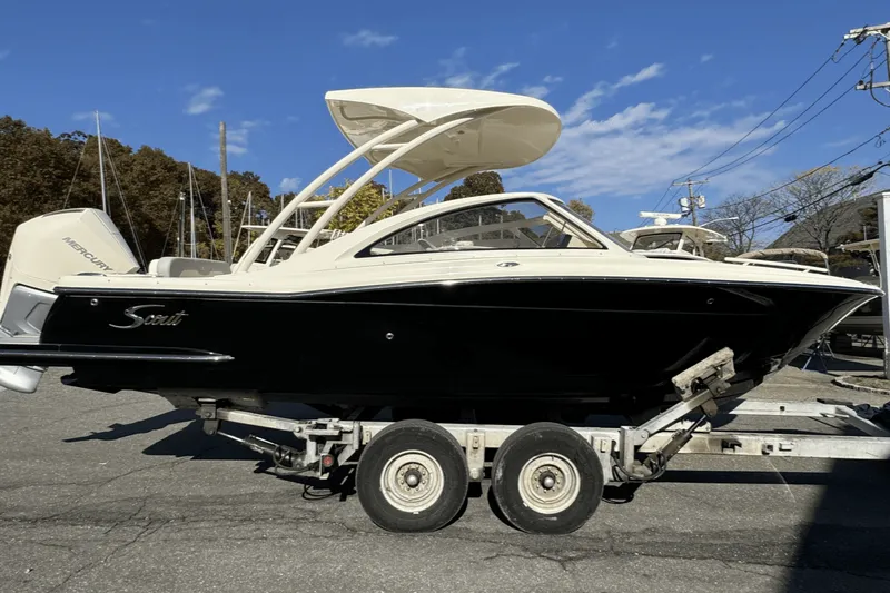 Slide: The Image of Scout 240 Dorado 2025 - 1