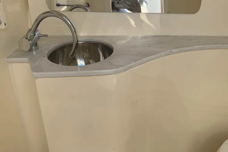 Slide: The Image of Scout 240 Dorado 2025 - 40