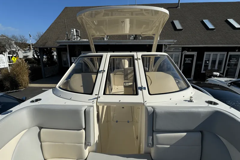 Slide: The Image of Scout 240 Dorado 2025 - 55